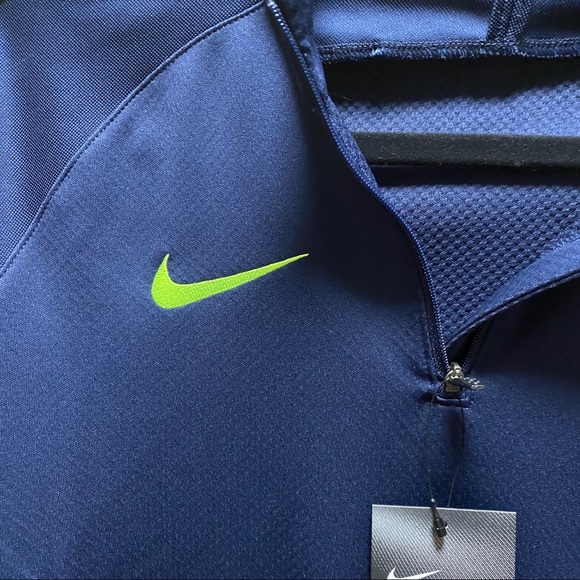 NIKE DRI-FIT *NWT* WOMEN’S Quarter Zip Jacket - Picture 7 of 8
